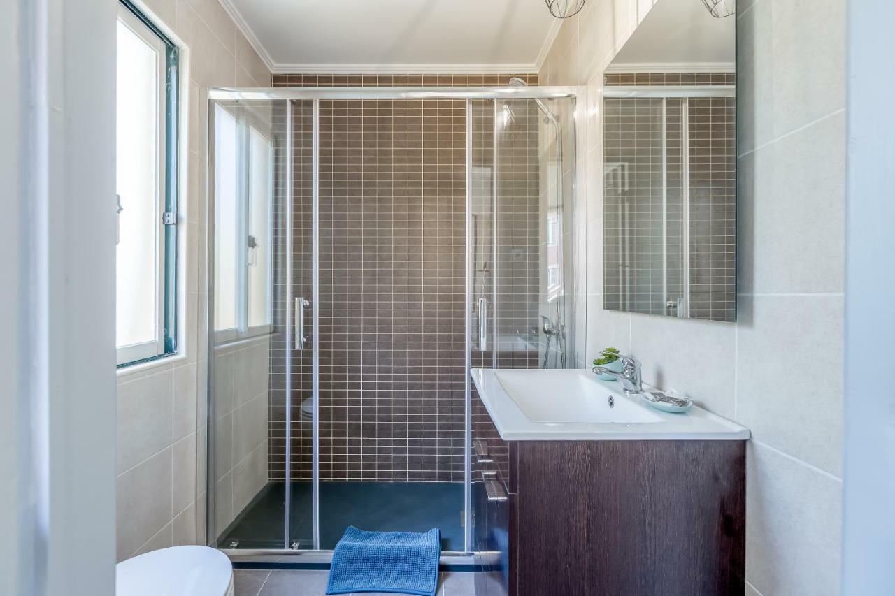 Alfama, Bright And Spacious With Private Terrace, By Timecooler Lisbon Luaran gambar